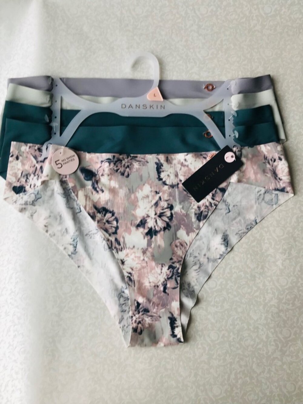 Danskin Intimates  No Show Panties  5 set  Size : L